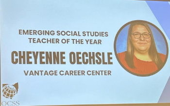 Vantage teacher earns award. 